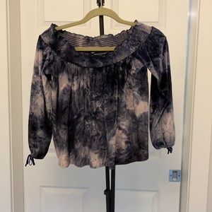 Crushed velvet, off-shoulder top